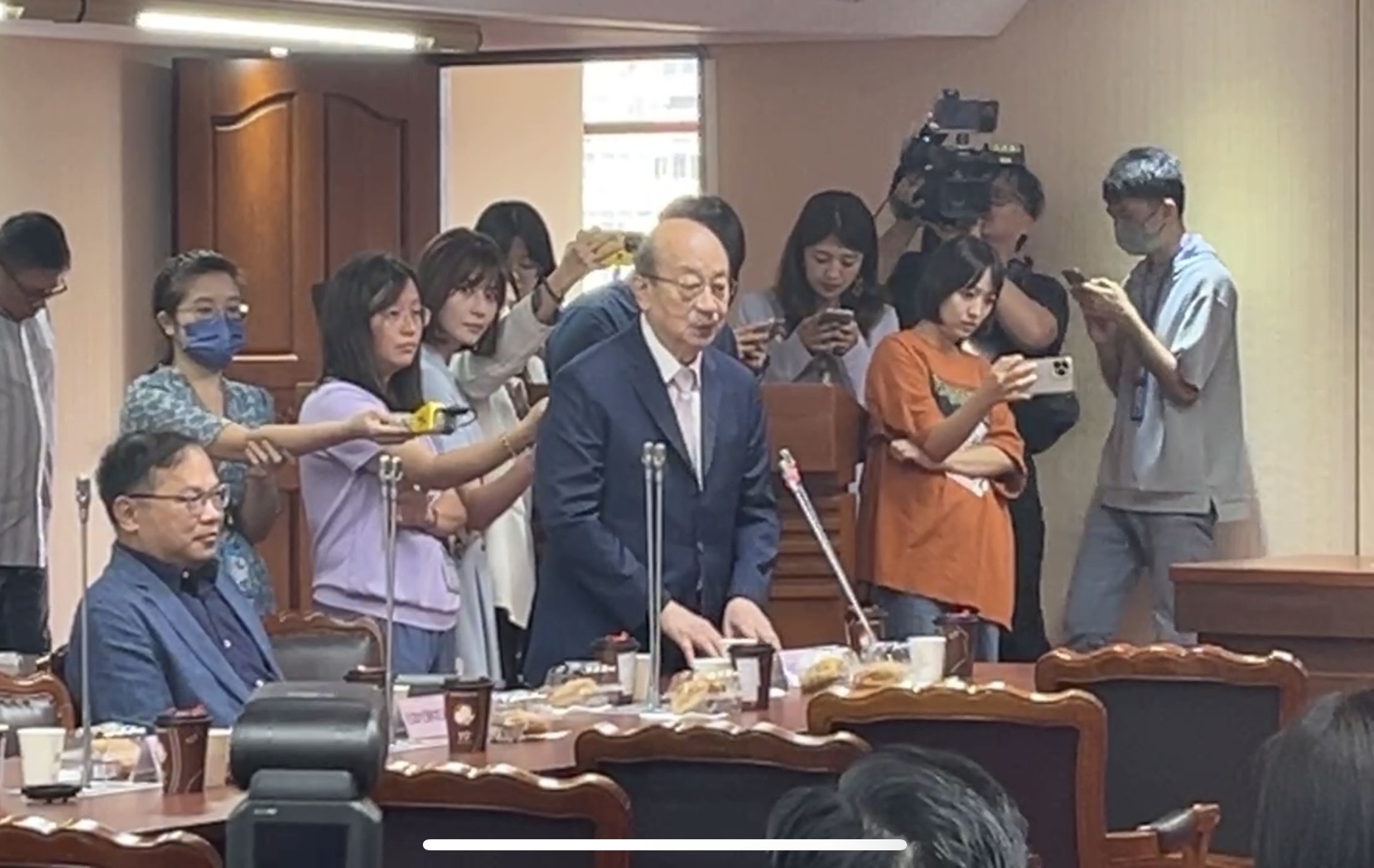 民進黨團總召柯建銘今出席國民黨團「第11屆第4會期黨團幹部就職典禮」。（國民黨團提供）