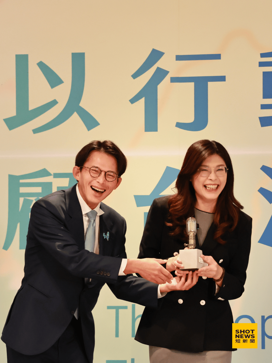 鄭麗文、黃國昌正式會面 宣示深化合作