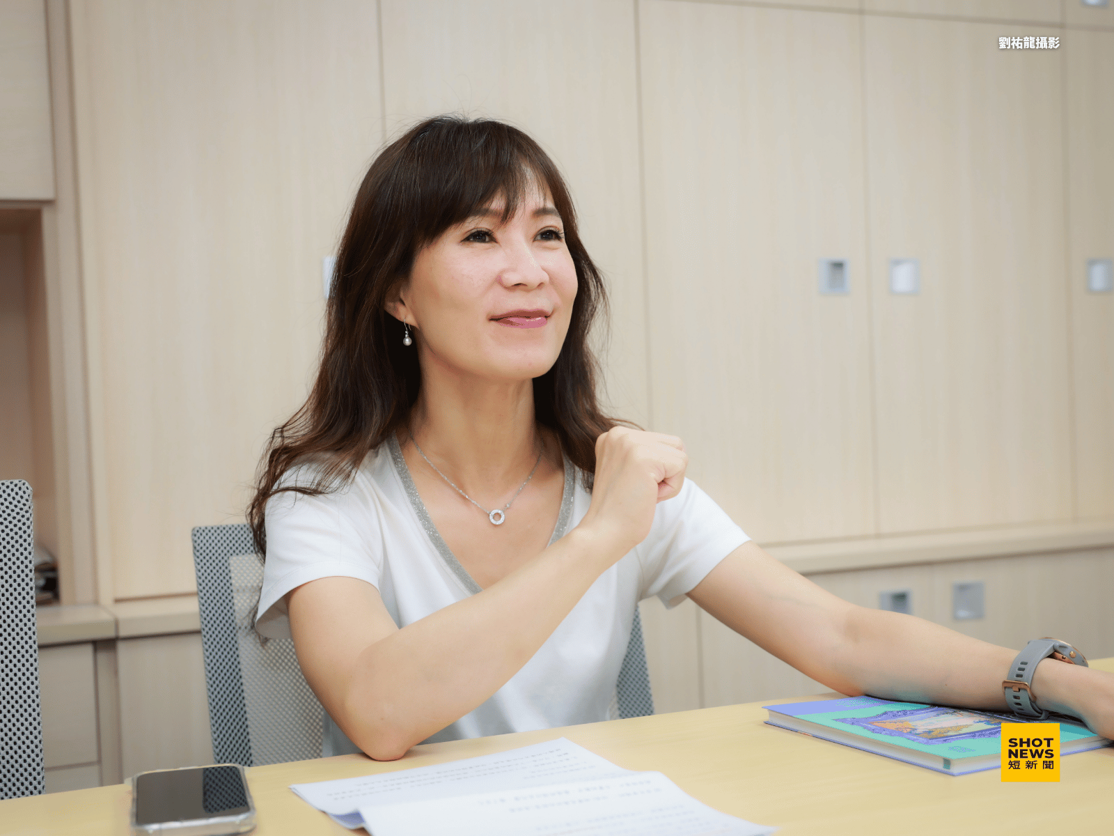 何麗萍說,山水也投入網路輿情數據分析,它是相輔助的。可是民調不會被取代,最終都要靠民調告訴你結果。