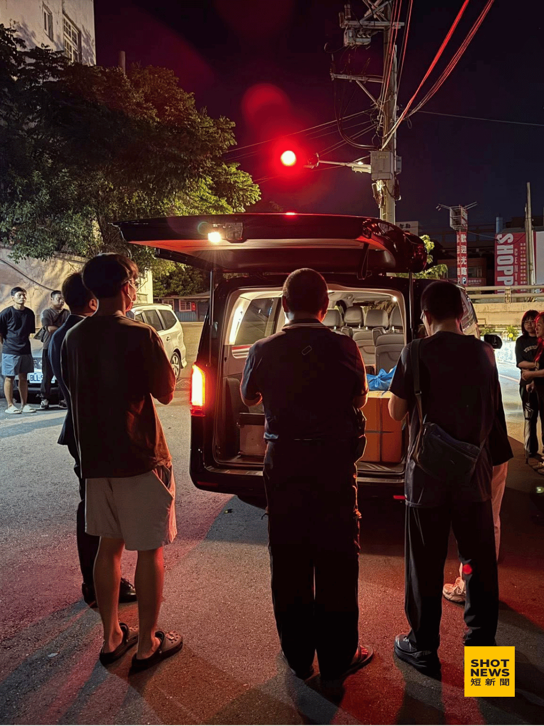 挖土機超人林鴻森因腳部刺傷引發敗血症，於中秋夜病逝於林口長庚醫院。(殯葬業者林奕華臉書)