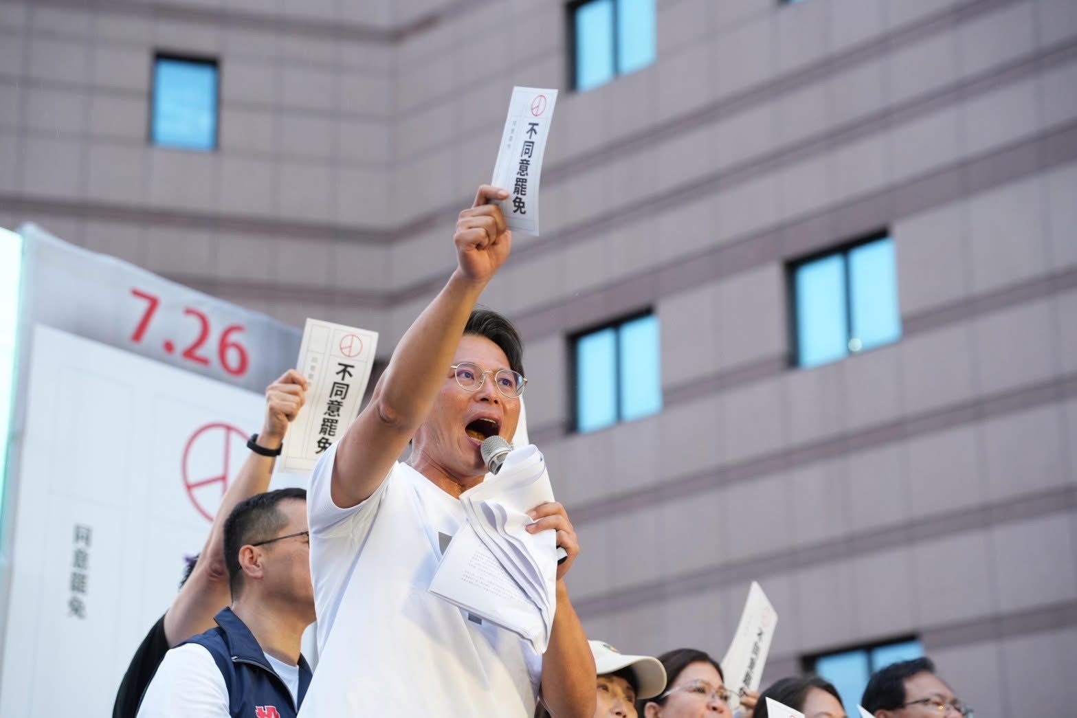 黃國昌遭爆組狗仔團 偷拍綠營政治人物