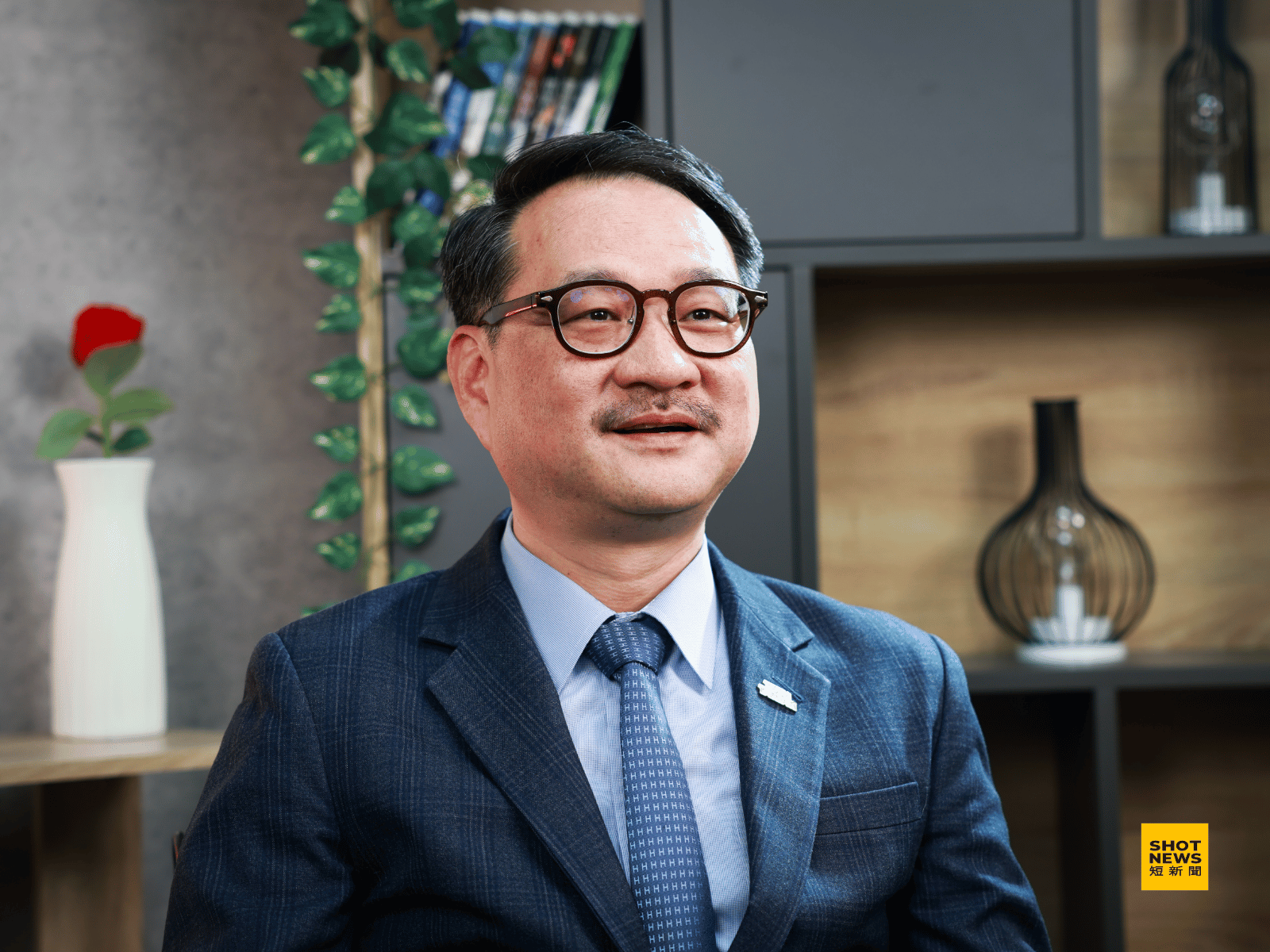 阮昭雄透露擔任副祕書長的工作是行政院各部會重要溝通橋樑。(劉祐龍攝影)