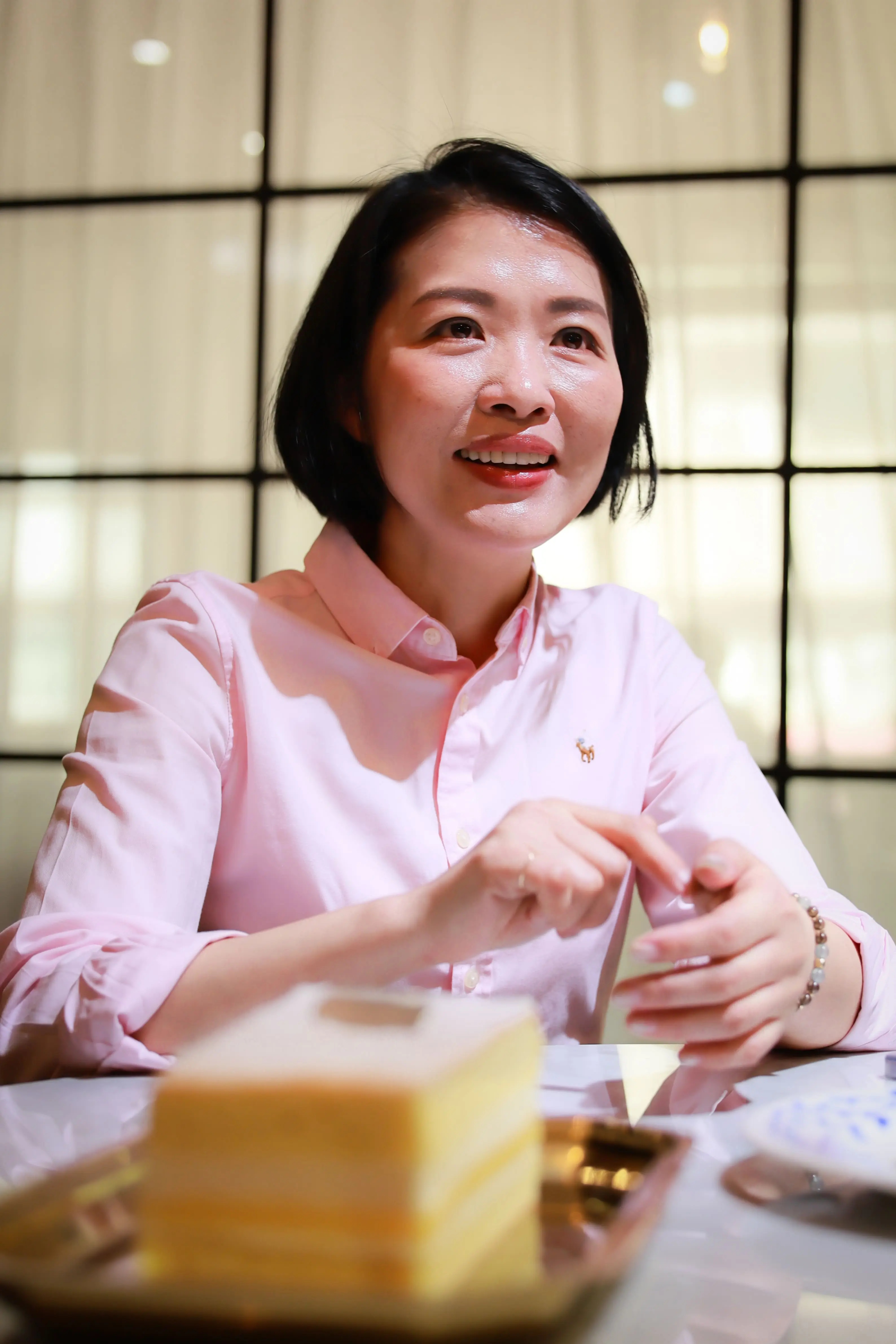 月之戀人經理Dona受訪時,對甜品充滿熱情。