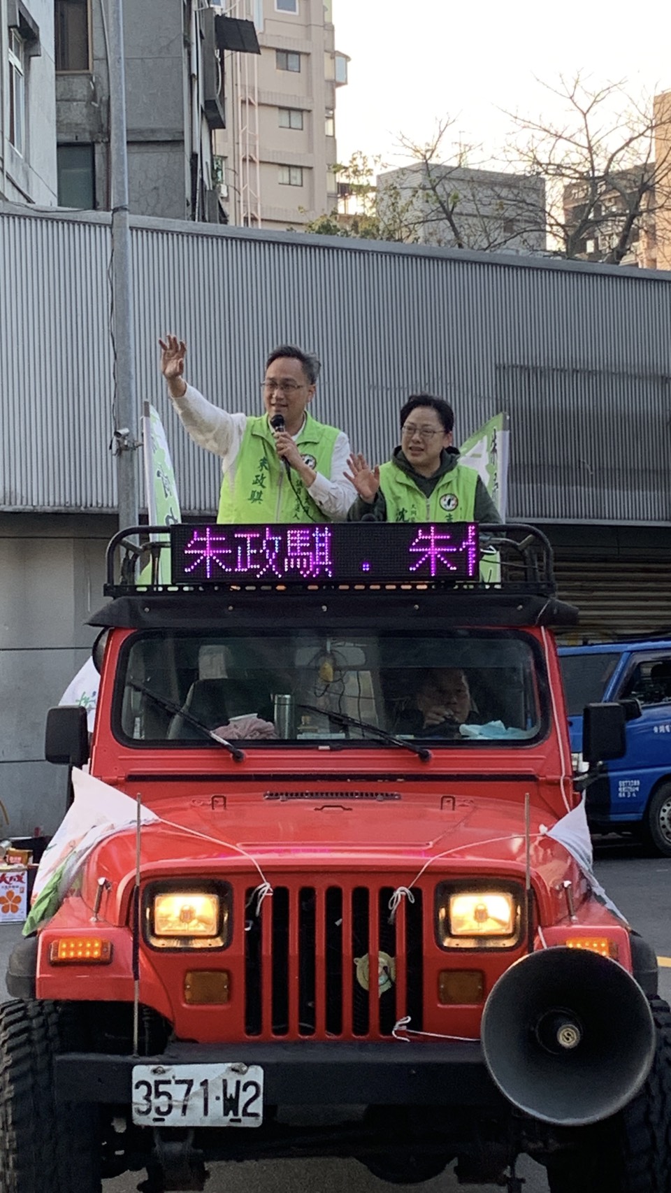 初選甫落幕 朱政騏馬不停蹄展開謝票掃街