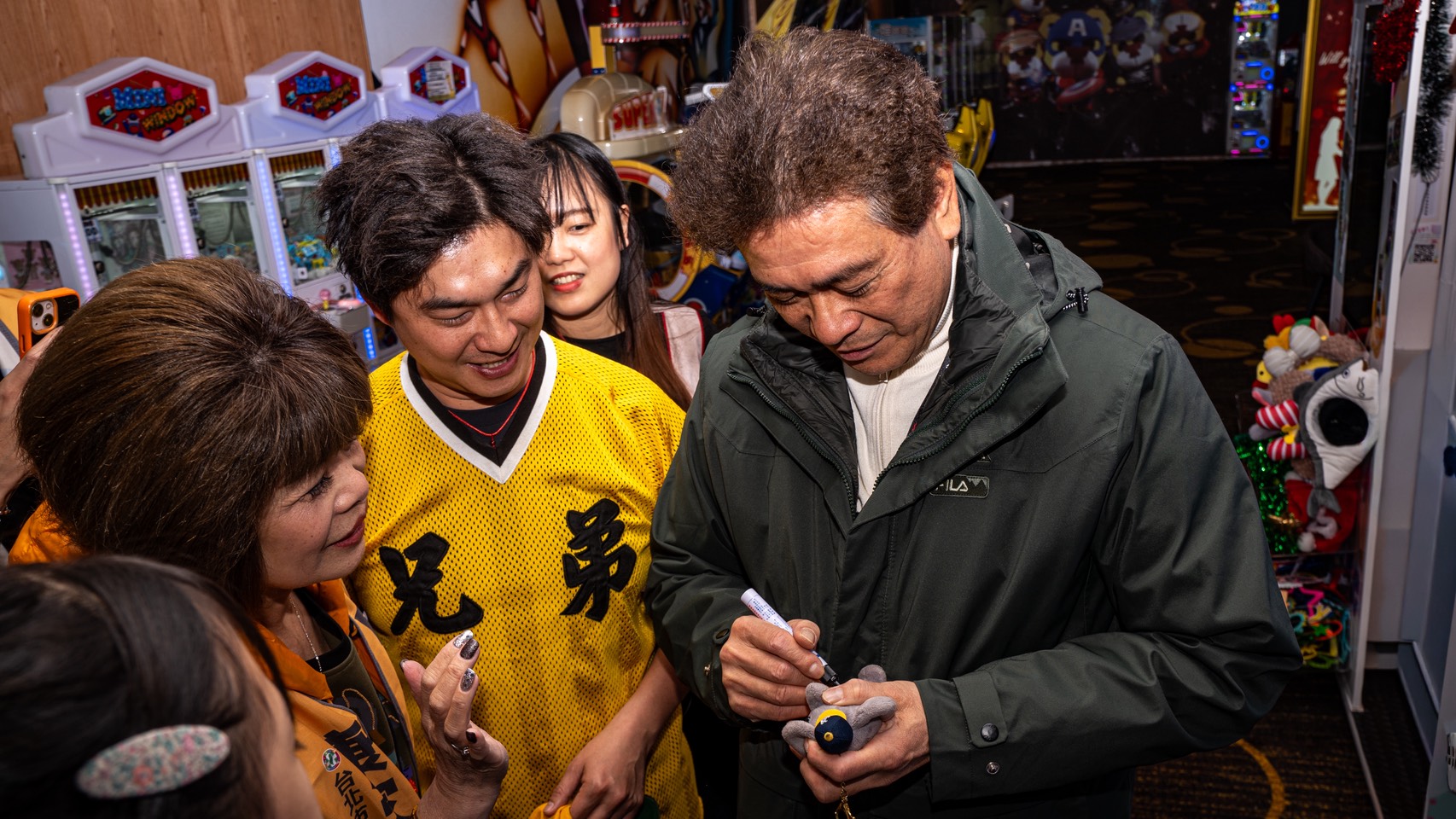 原住民族委員會政務副主任委員、傳奇投手「假日飛刀手」陳義信。（康家瑋提供）