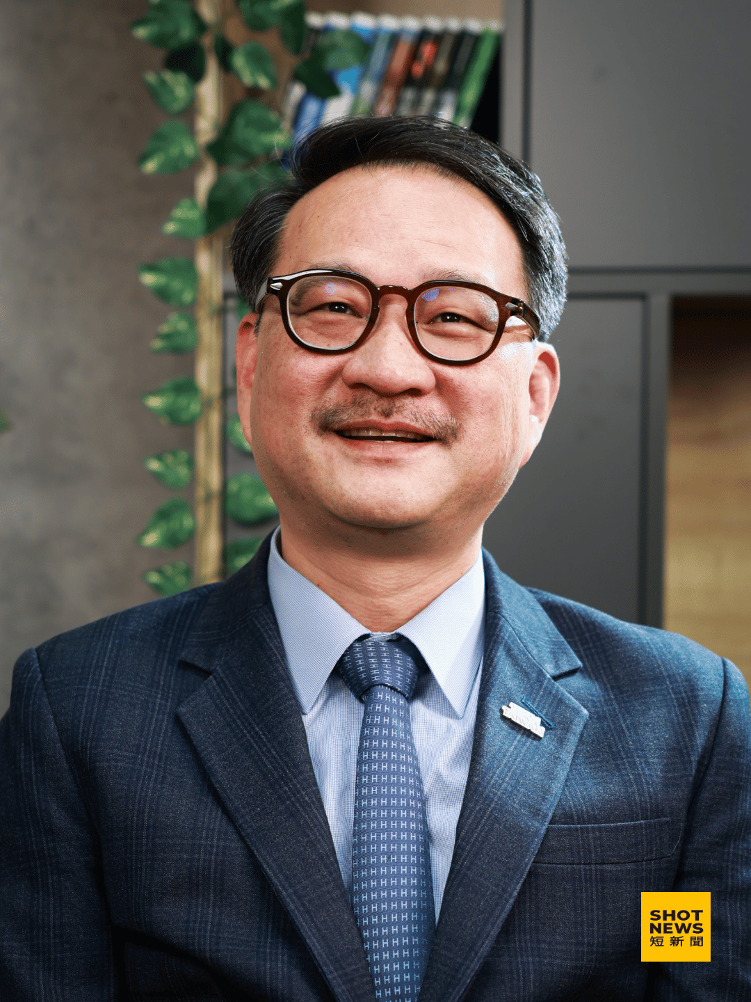 在台北大安、文山區擔任三屆議員，還選過兩次立委，縱使選民結構偏藍，時常被拒絕，但阮昭雄視為家常便飯。既然決定要選，就是要好好努力。(劉祐龍攝影)