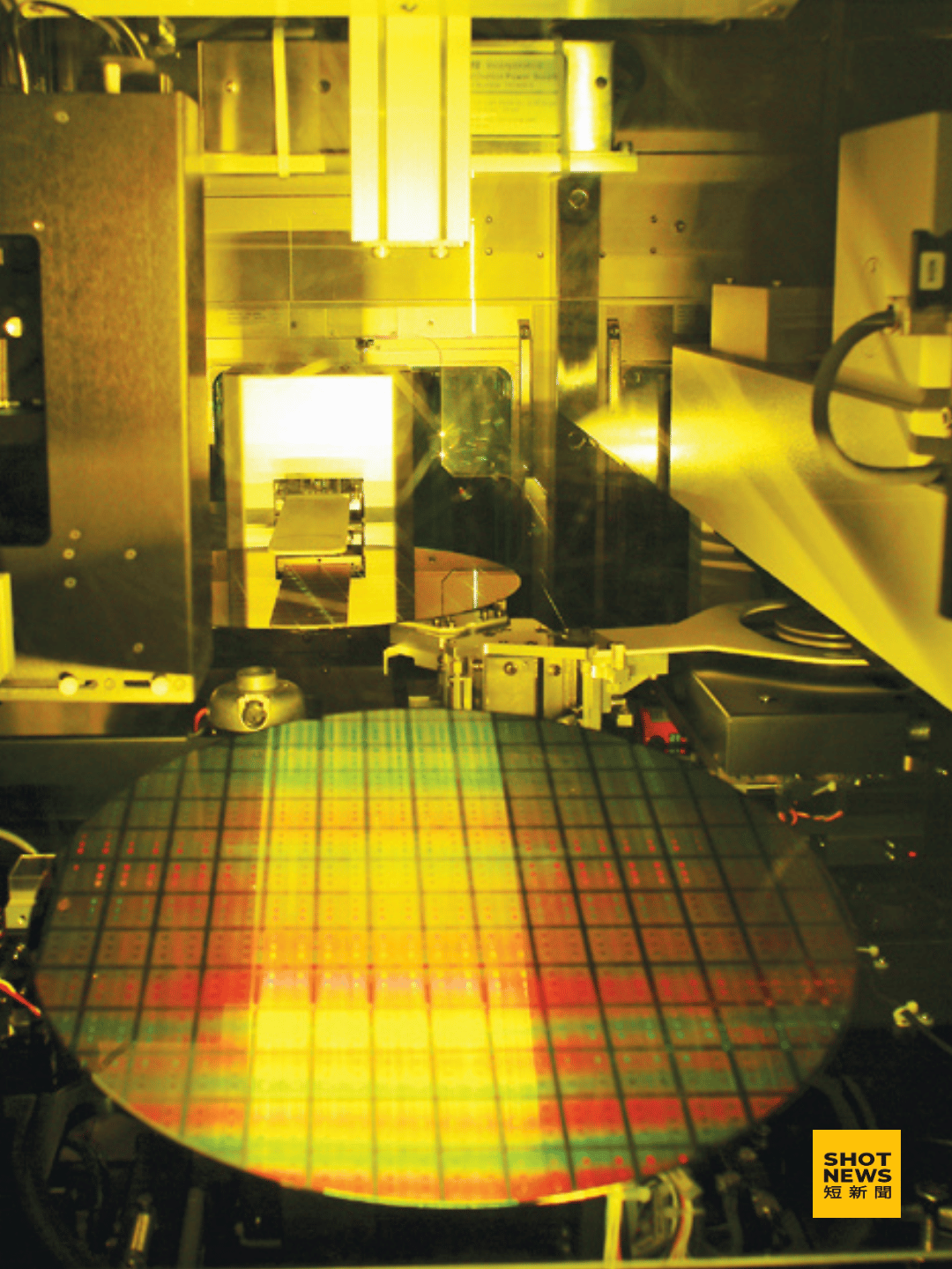 台積電宣布2奈米量產 明年Q3將貢獻營收