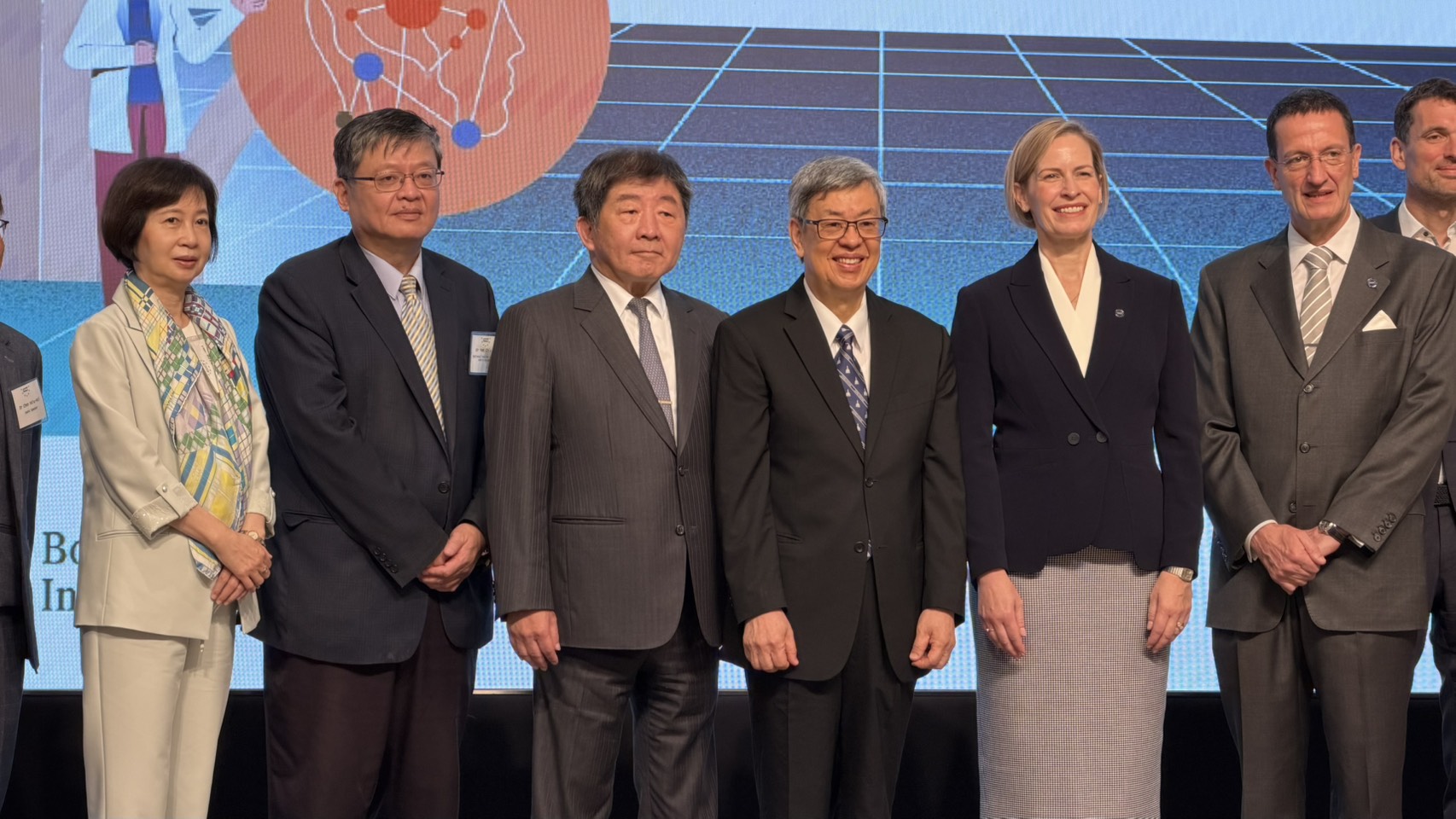 健保財務新解方曝 陳時中提證交稅挹注