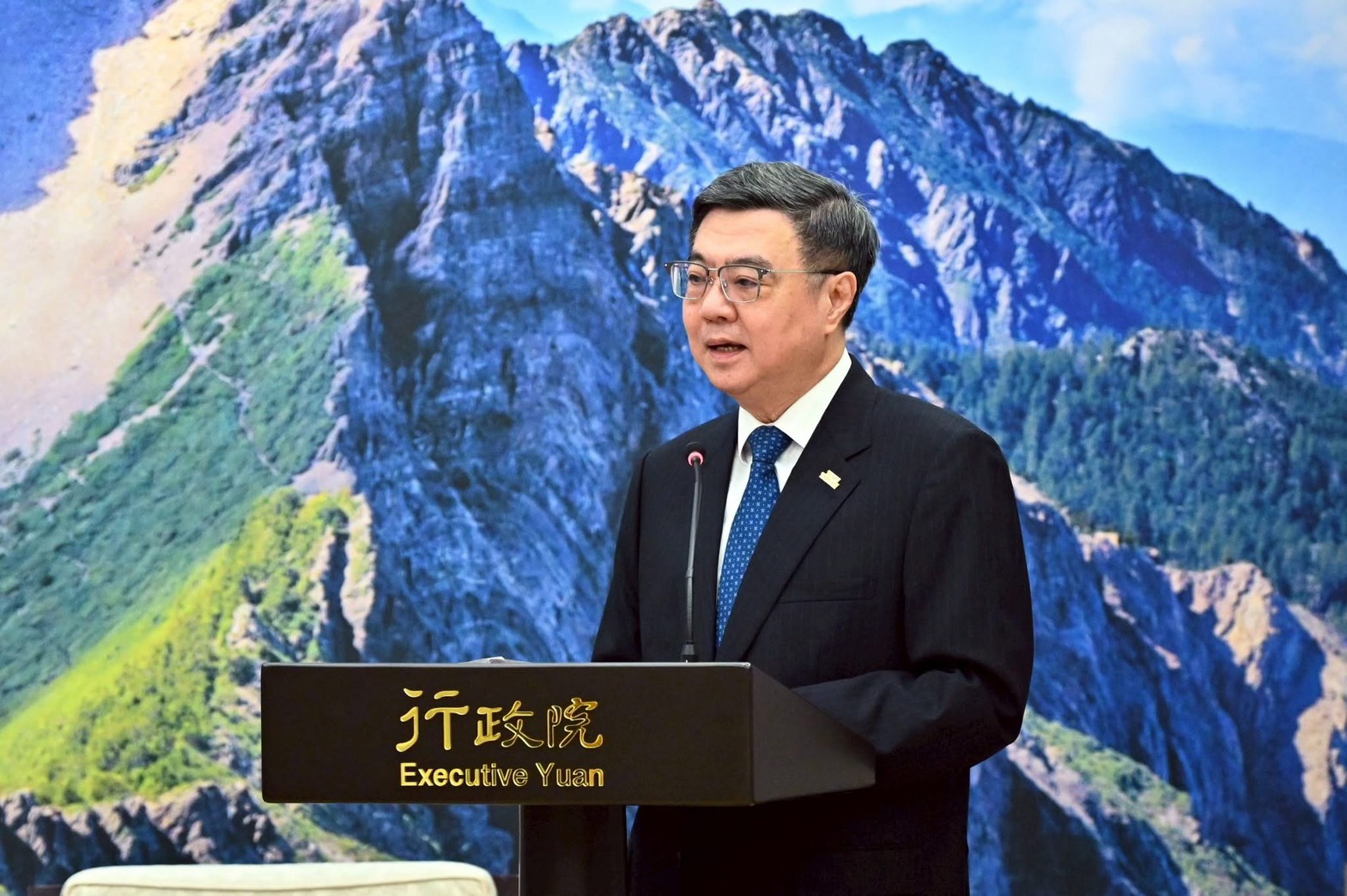 拍板不副署財劃法 卓榮泰轟:立院可倒閣