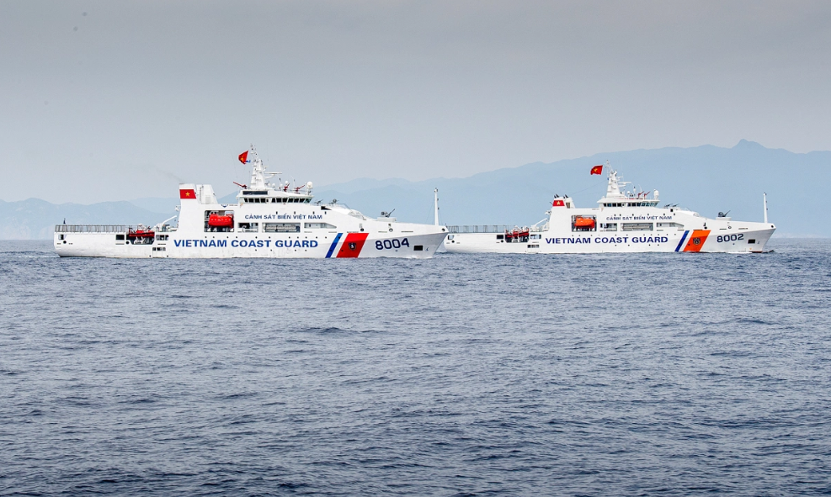 CSB-8002 與 CSB-8004 巡邏艦，屬於越南海警的 DN-2000 級。圖：Quân chủng Hải quân