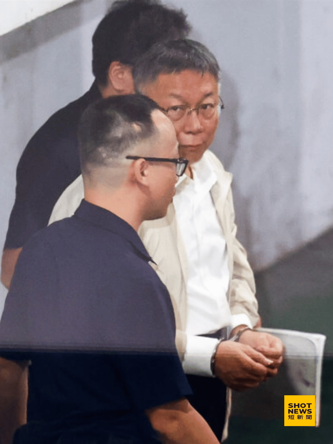 前台北市長柯文哲赴台北地方法院。(中央社)