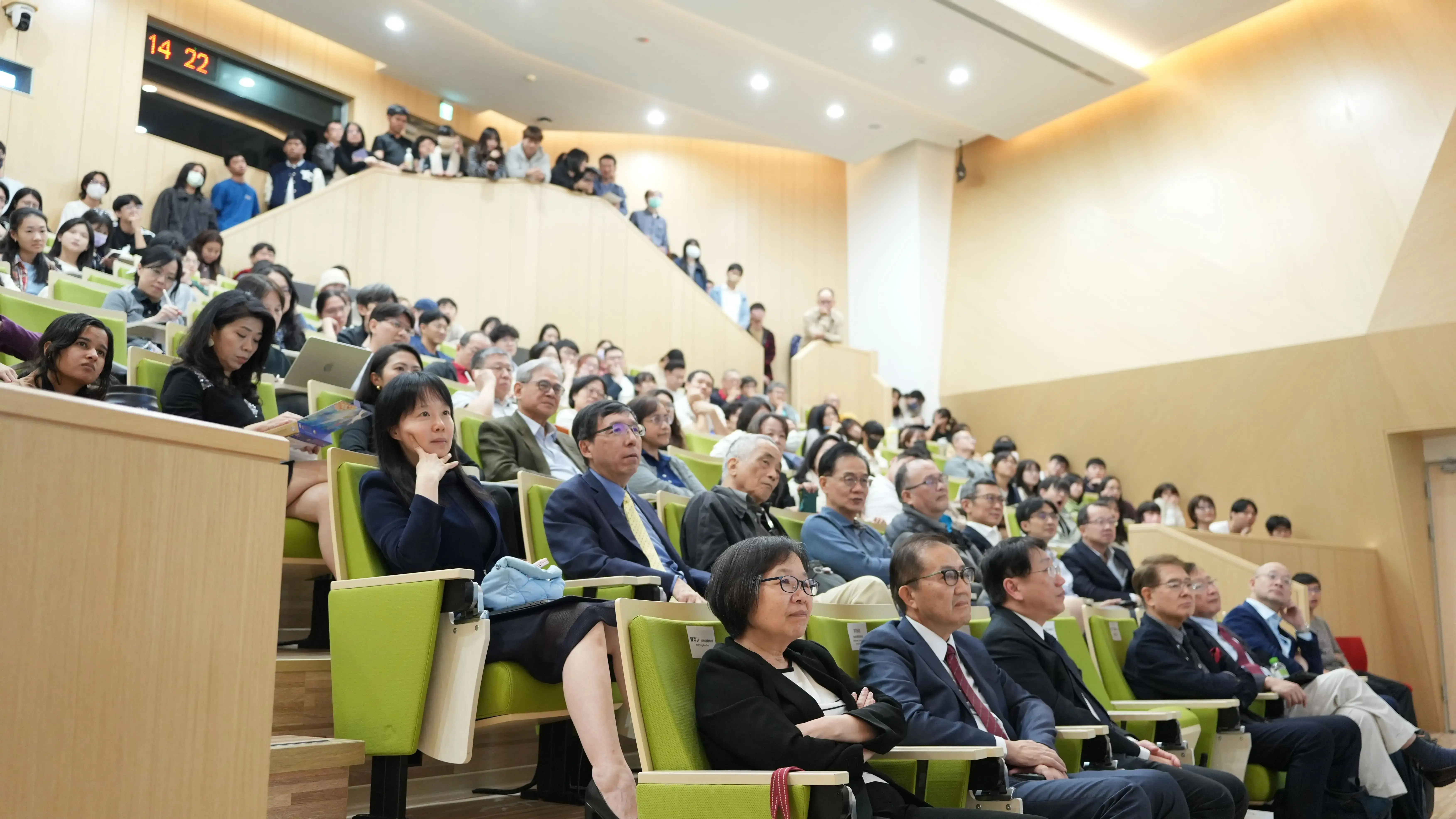 諾貝爾得主Rothman演講,陽交大師生擠爆會場。(攝/畢翔)