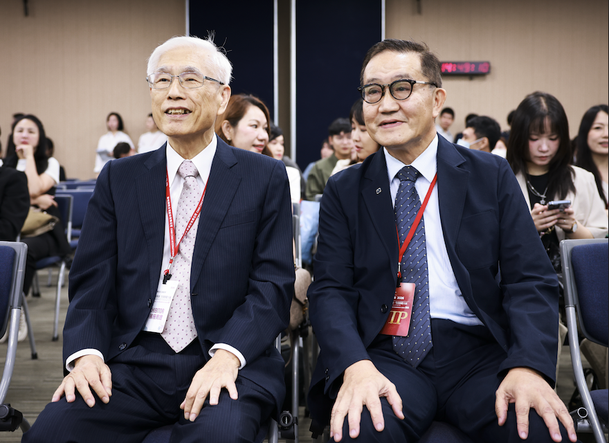 前衛福部長林奏延與TRPMA理事長郭旭崧。（攝/劉祐龍）