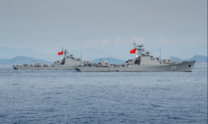 兩艘 159 型反潛護衛艦，北約稱為 「佩佳」（Petya）級，由蘇聯研製，用於在淺海區域搜尋並殲滅敵方潛艦。這是蘇聯首批搭載燃氣渦輪發動機的戰艦。圖：Quân chủng Hải quân