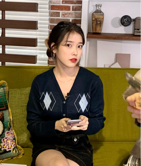 IU私服曝光!4款針織單品輕鬆穿出氣質