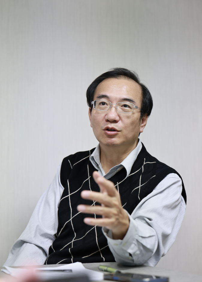 吳俊龍說，如果我們只賣原料，永遠不知道這材料的極限在哪裡。