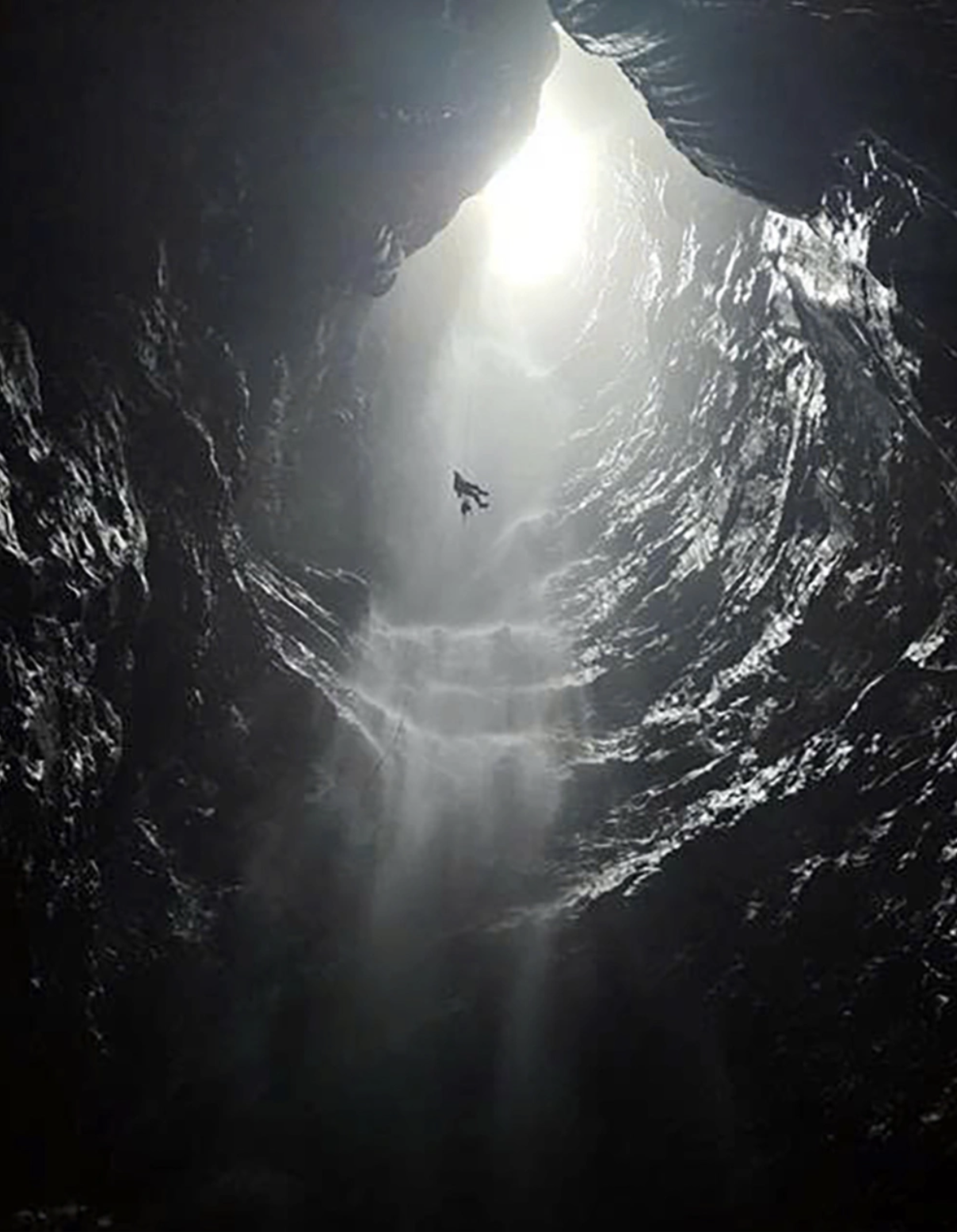 越南發現近6百米新洞穴 驚艷藏地底瀑布