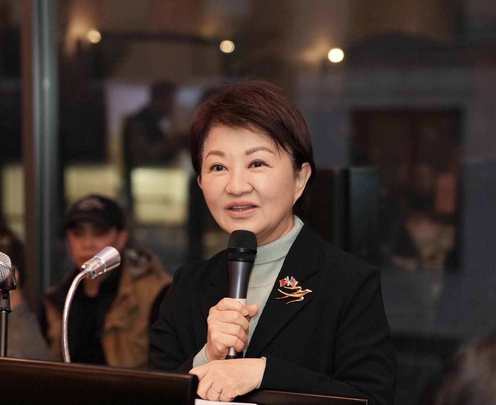 盧秀燕訪美 周永鴻：形象操作大於實質