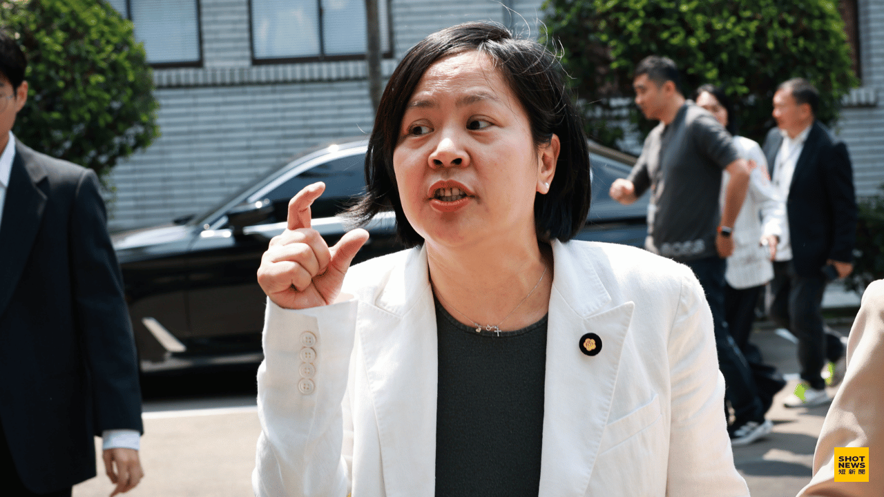 李貞秀是彩禮 白紅共結連理