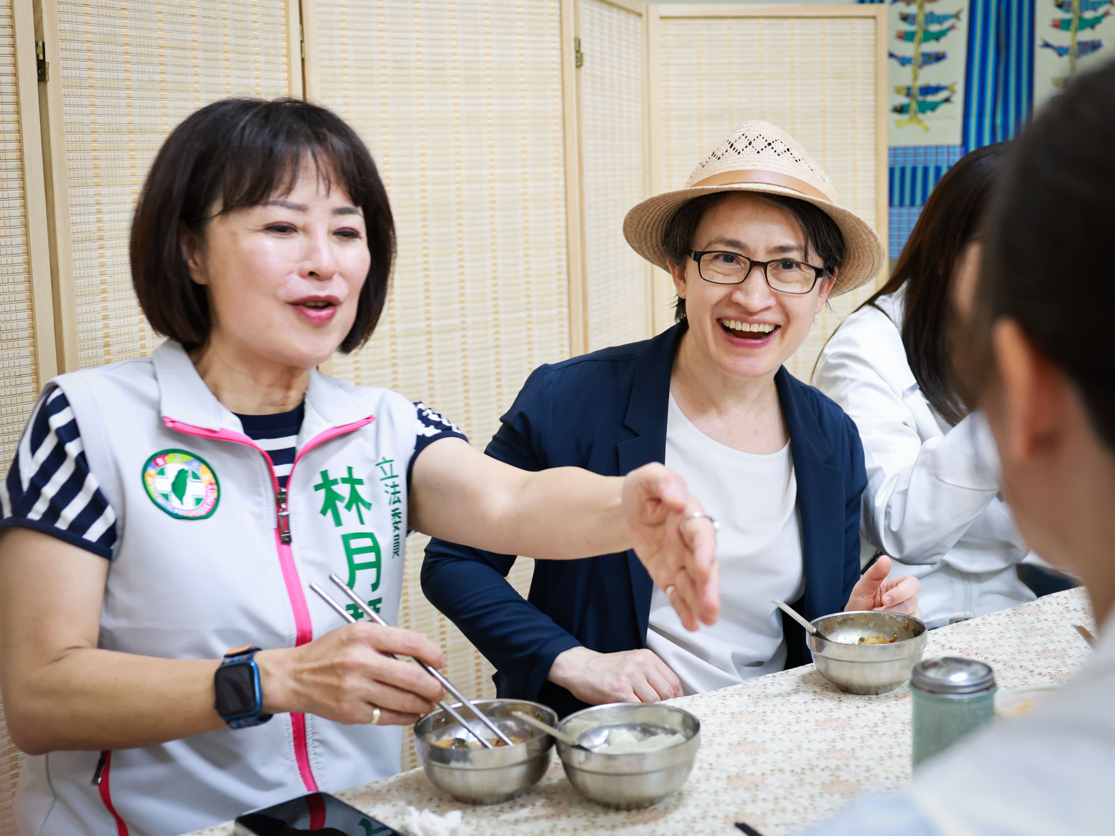 民進黨不分區立委、將獲徵召參選苗栗市長的林月琴與副總統蕭美琴同框。