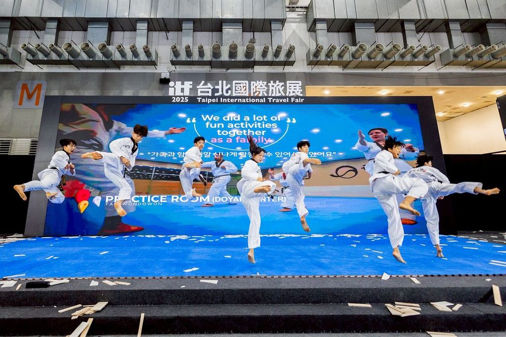 韓國館邀請跆拳道團體帶來精彩演出，引起熱烈迴響。 ( 圖／台灣觀光協會提供）