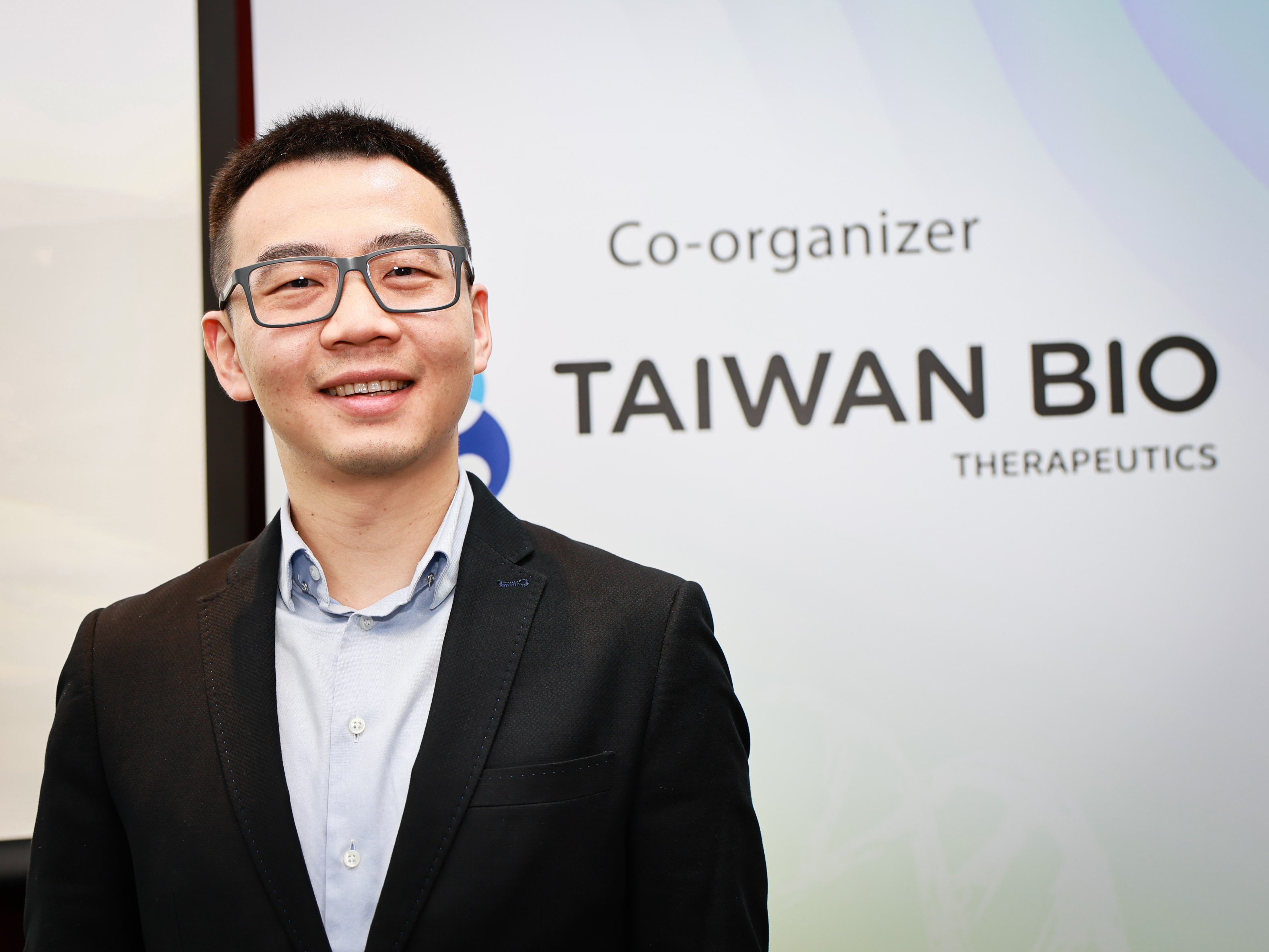 楊鈞堯受訪時強調，台寶早期就切入非癌症領域相關的治療。（攝/劉祐龍）