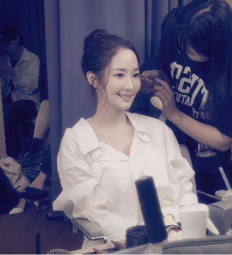 朴敏英維持好膚質秘訣！保養袋好物一次看