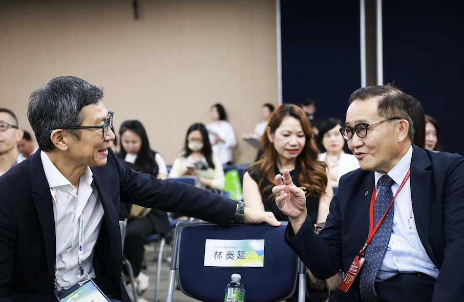 台灣生物產業發展協會副理事長蔡政憲與TRPMA理事長郭旭崧。（攝/劉祐龍）