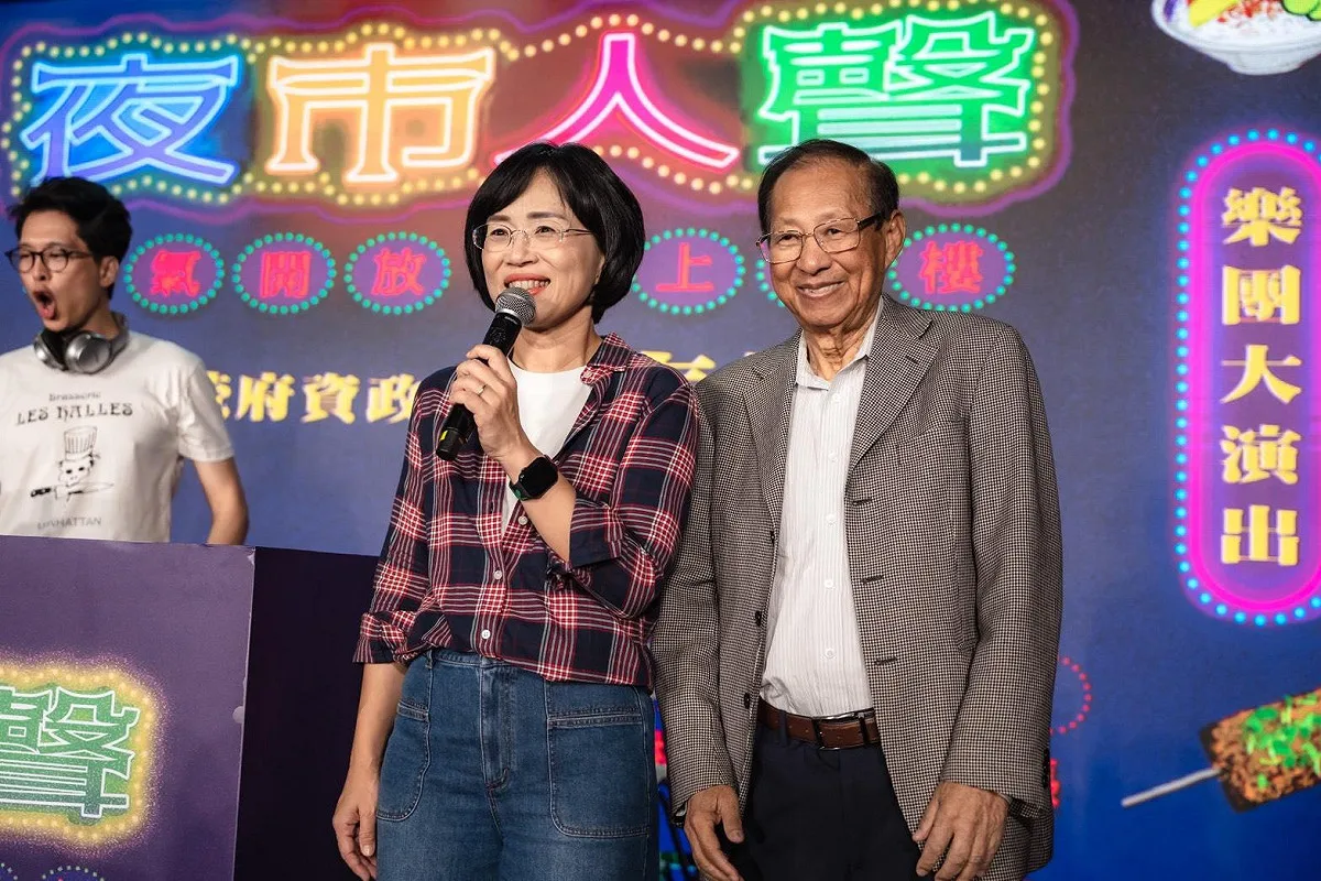 蘇春槐跨海現身力挺蘇巧慧。(圖:蘇巧慧競總提供)