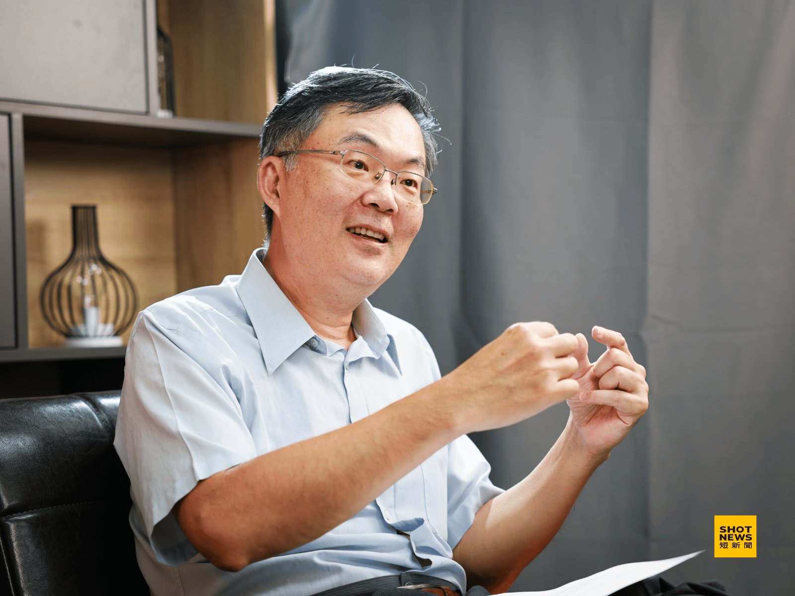 喜光全光譜總經理李文波表示，LED燈的設計是隱形殺手，晚上看手機或平板看太久，那一天的入眠狀況一定會受影響。