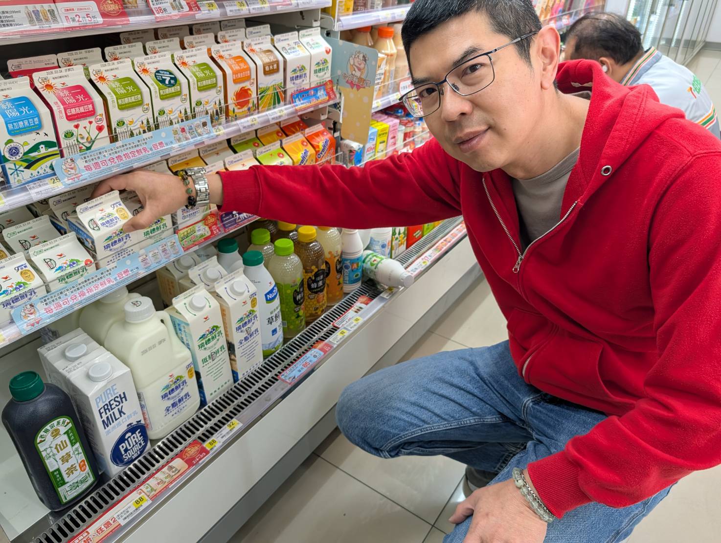 台中鮮乳政策 周永鴻籲納私校與學前幼童