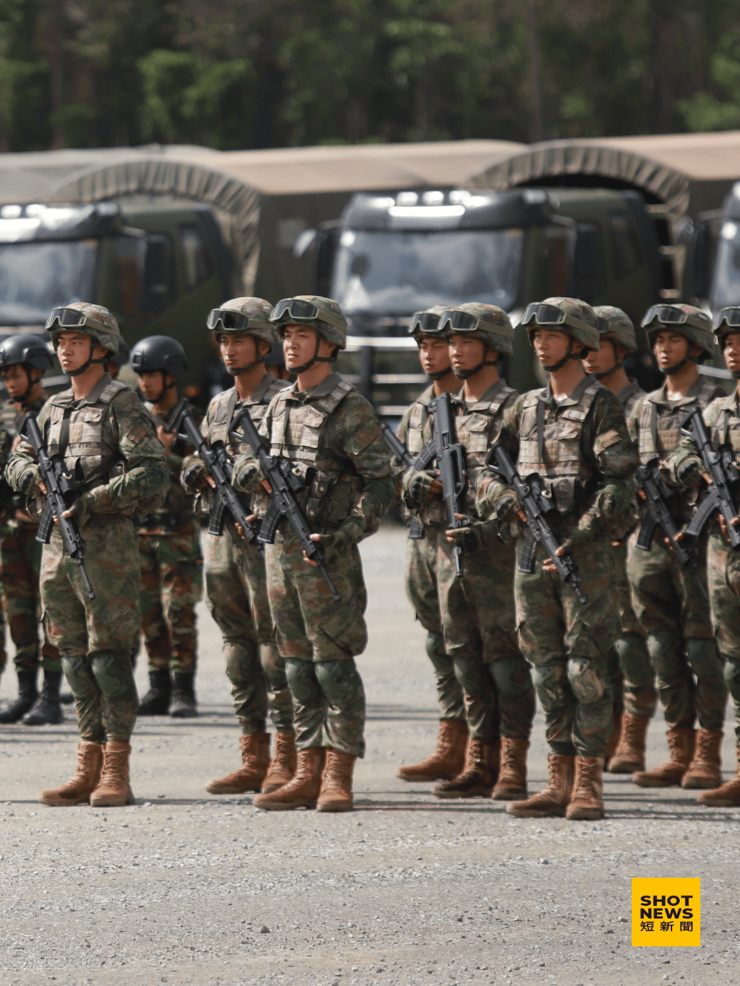 中共解放軍於演習時列隊。(中國軍網)