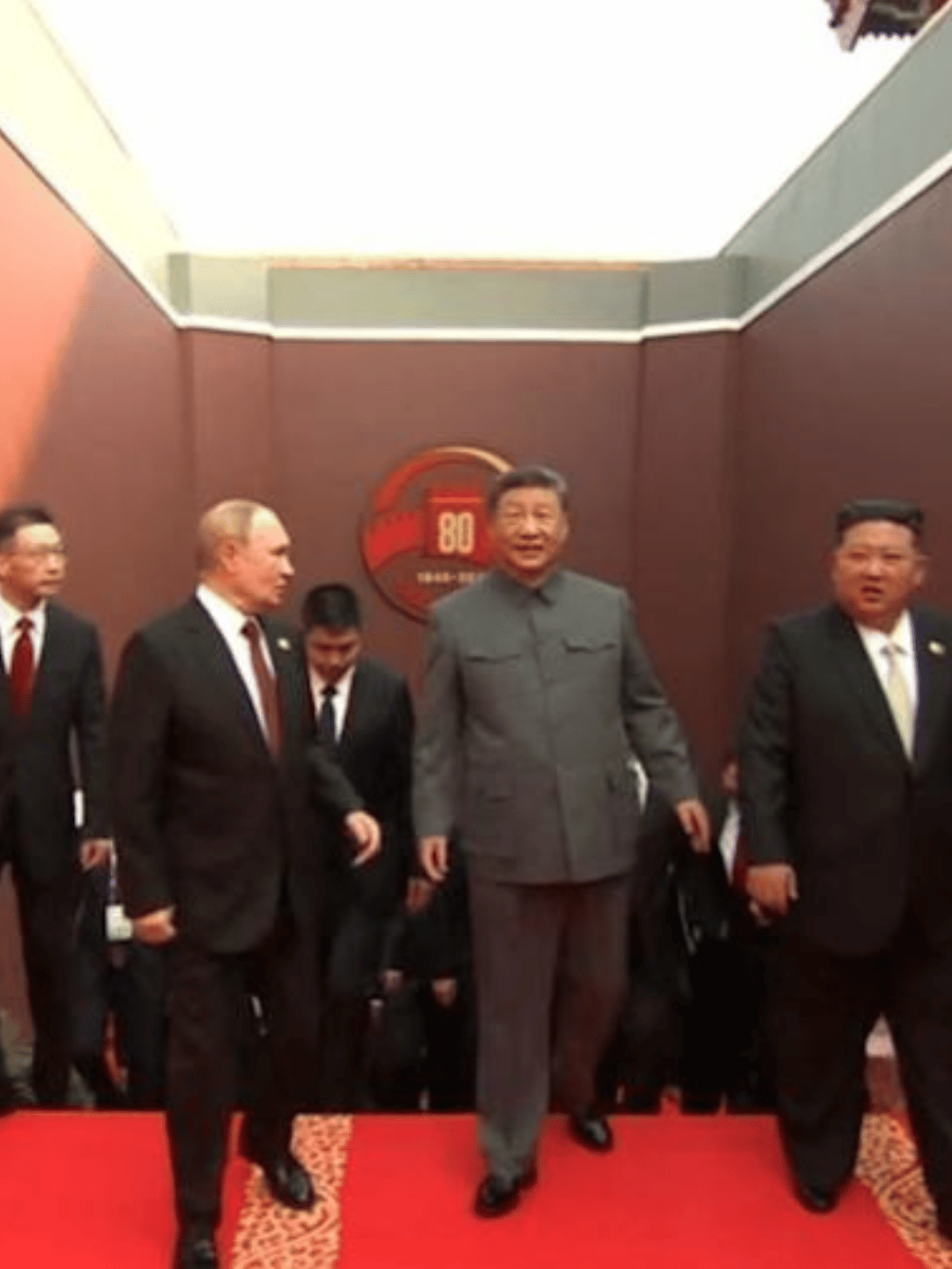 習近平、普丁、金正恩同台。（翻攝央視直播）