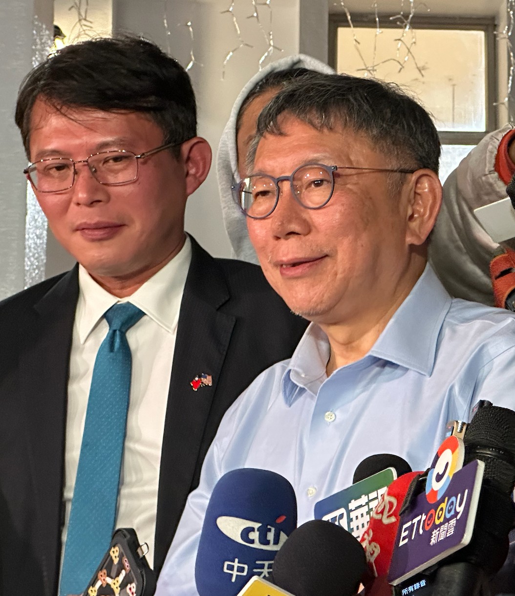 黃國昌發文憂柯不願交保  網酸：居心何在