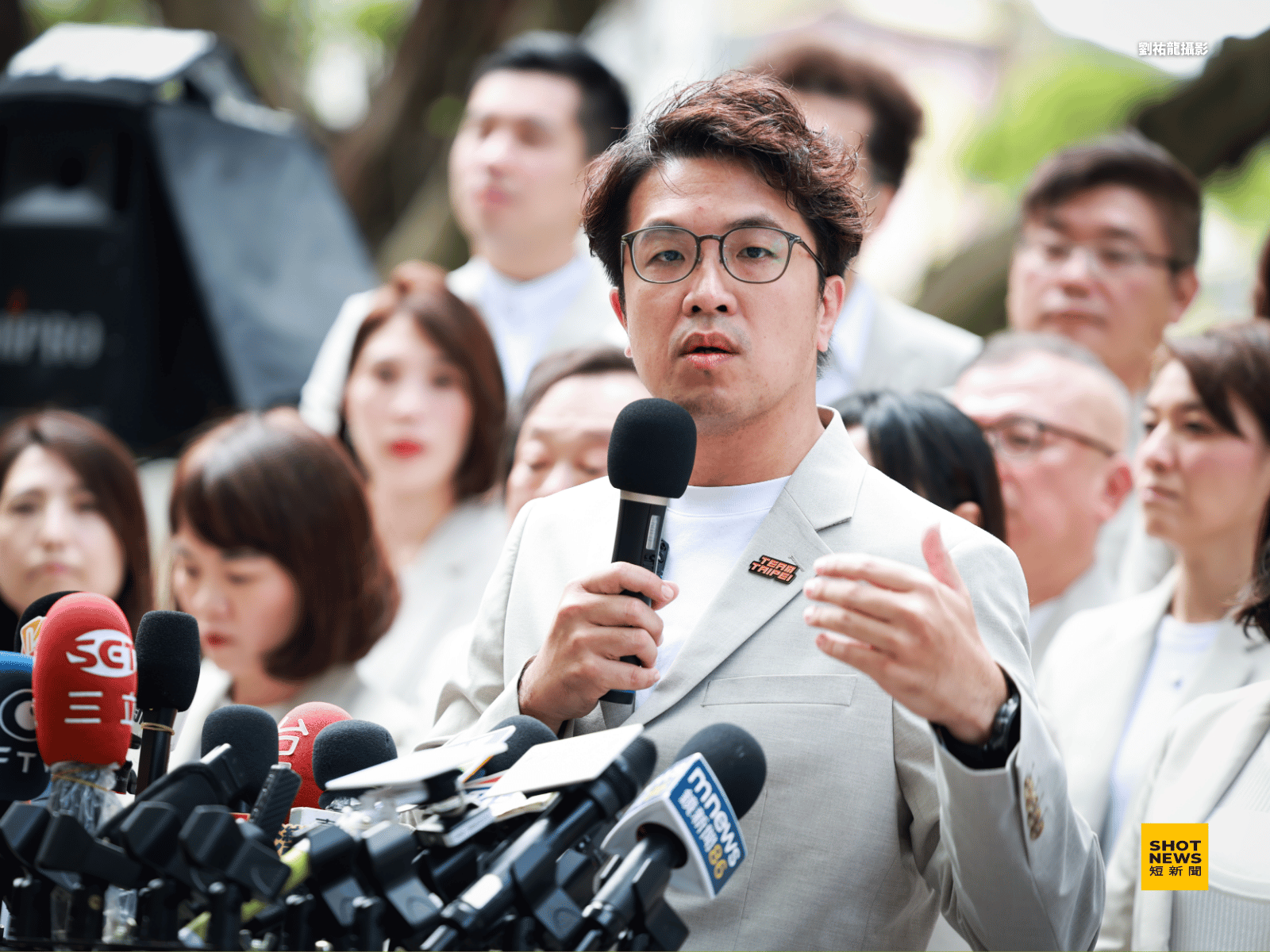 沈伯洋大功一件