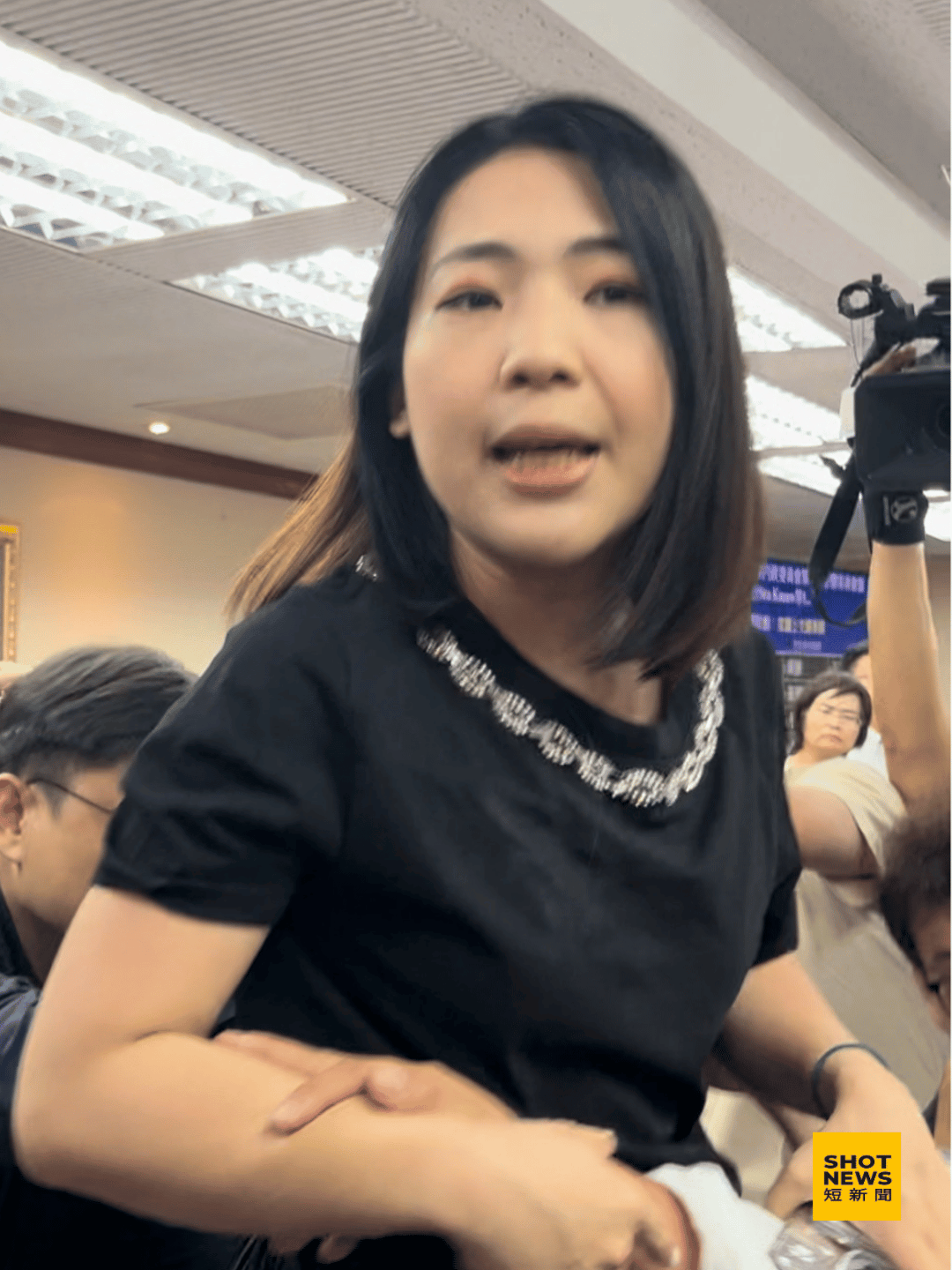 高揚凱三問徐巧芯 扭曲國防預算 顧買名牌