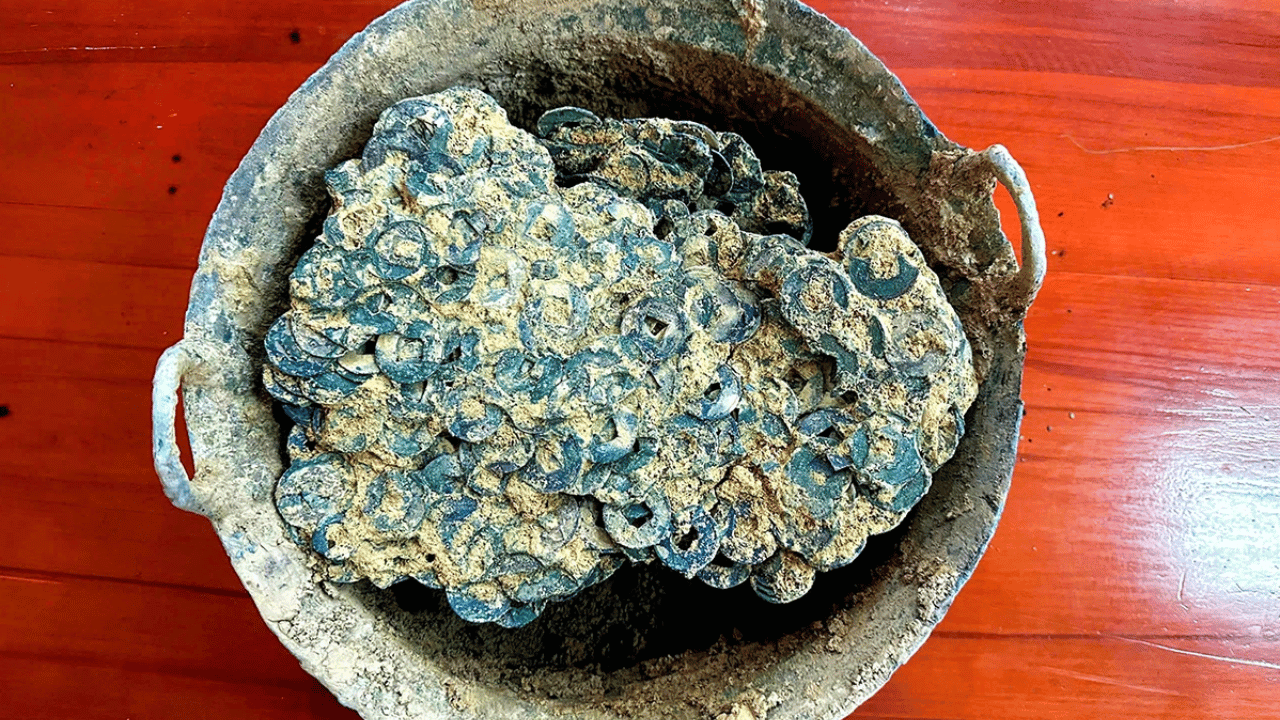 越南山區出土15公斤西漢五銖錢