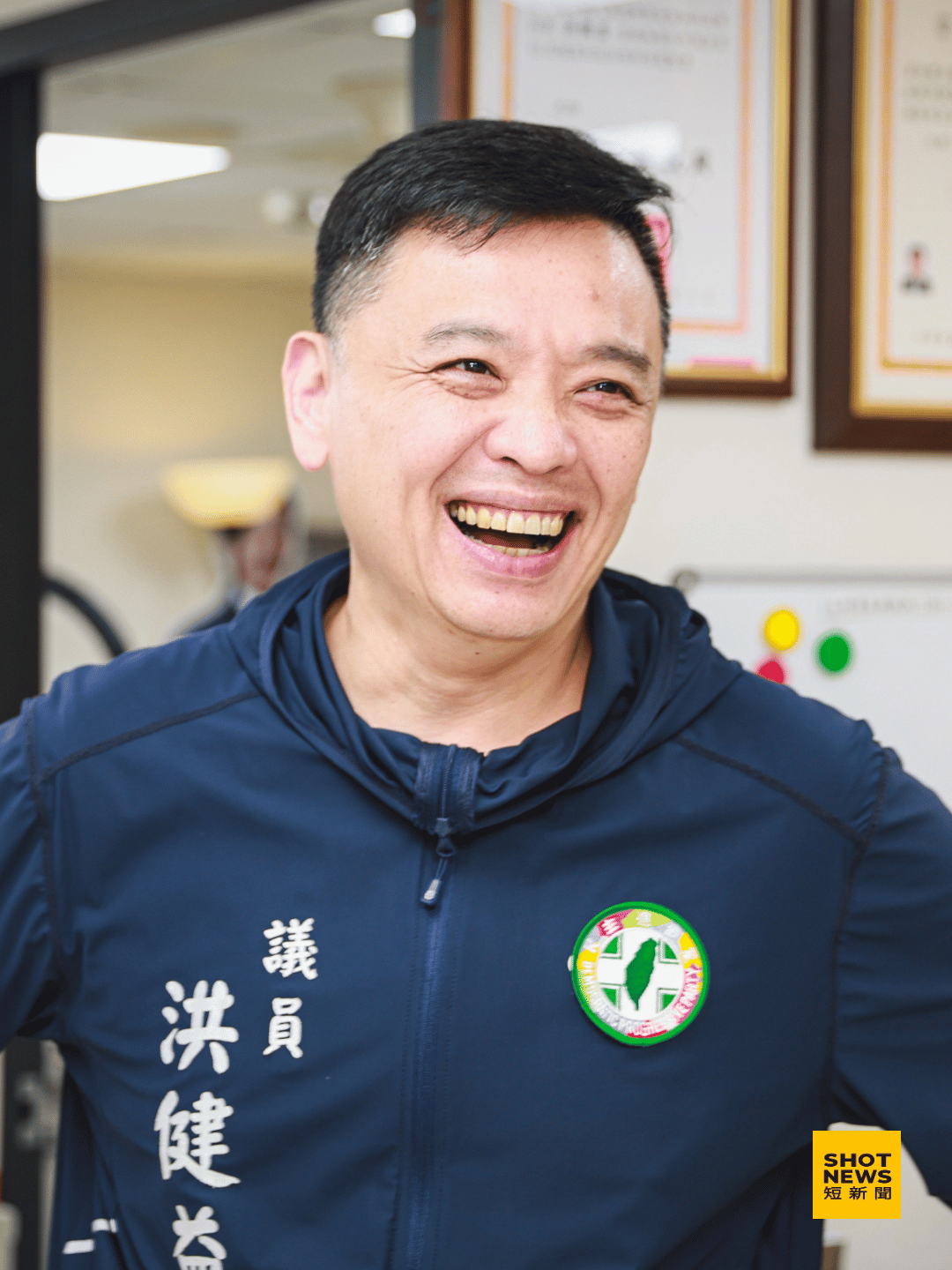 民進黨台北市議員洪健益則認為，綠營在深藍選區還是有空間。