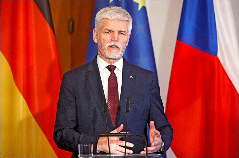 專機遭擋 捷克總統挺台：合作比中國有利