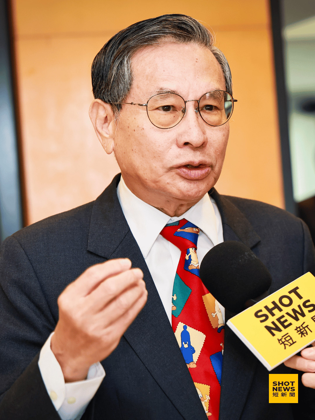 前衛生署長涂醒哲形容台灣就像得了癌症，癌細胞最嚴重的就在立法院。（攝/劉祐龍）