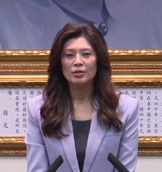 鄭麗文躺平求饒命？