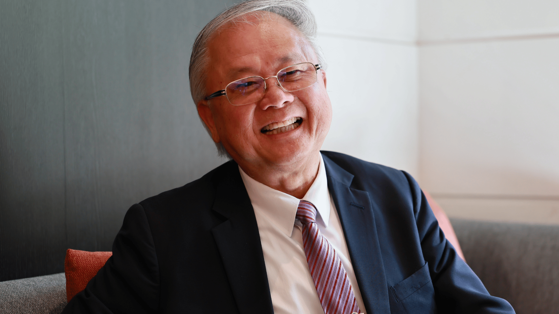 他把一座城市，推向世界舞台。從澳門到迪士尼，他走進世界核心。