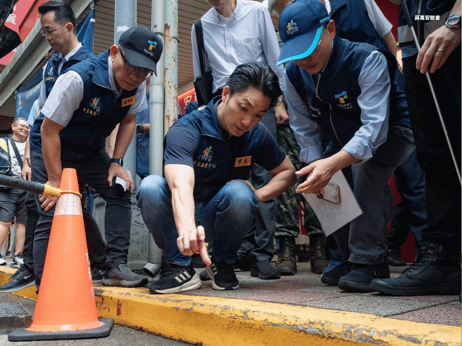 蔣萬安〔三寶爸〕人設崩壞！