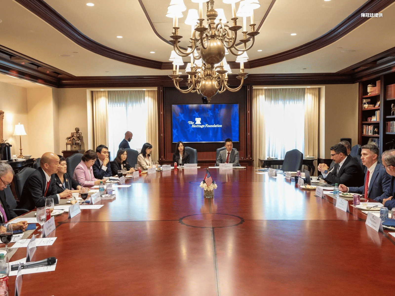 立法院訪問團跨黨派立委與美國戰爭部官員會晤。(陳冠廷提供)