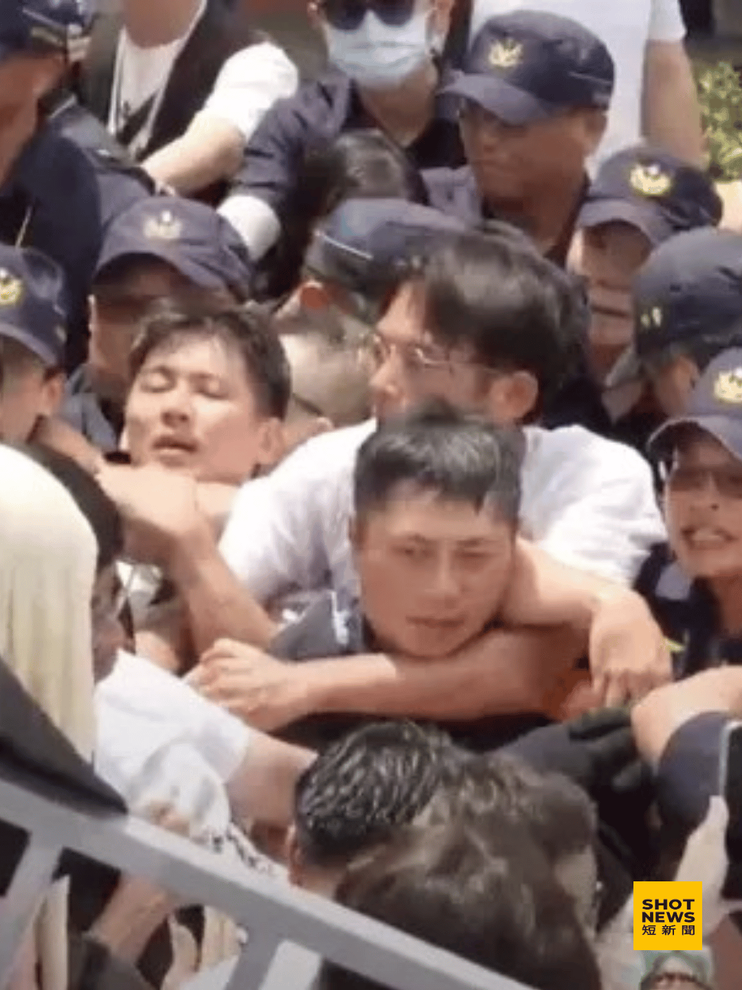 黃國昌衝撞釀警傷 郭凡批蔣萬安勿迴避