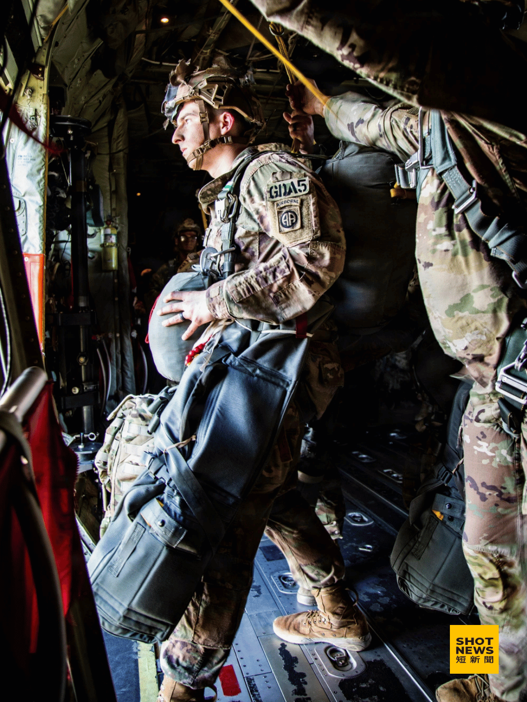 美擬派82空降師 協同陸戰隊奪伊朗哈格島