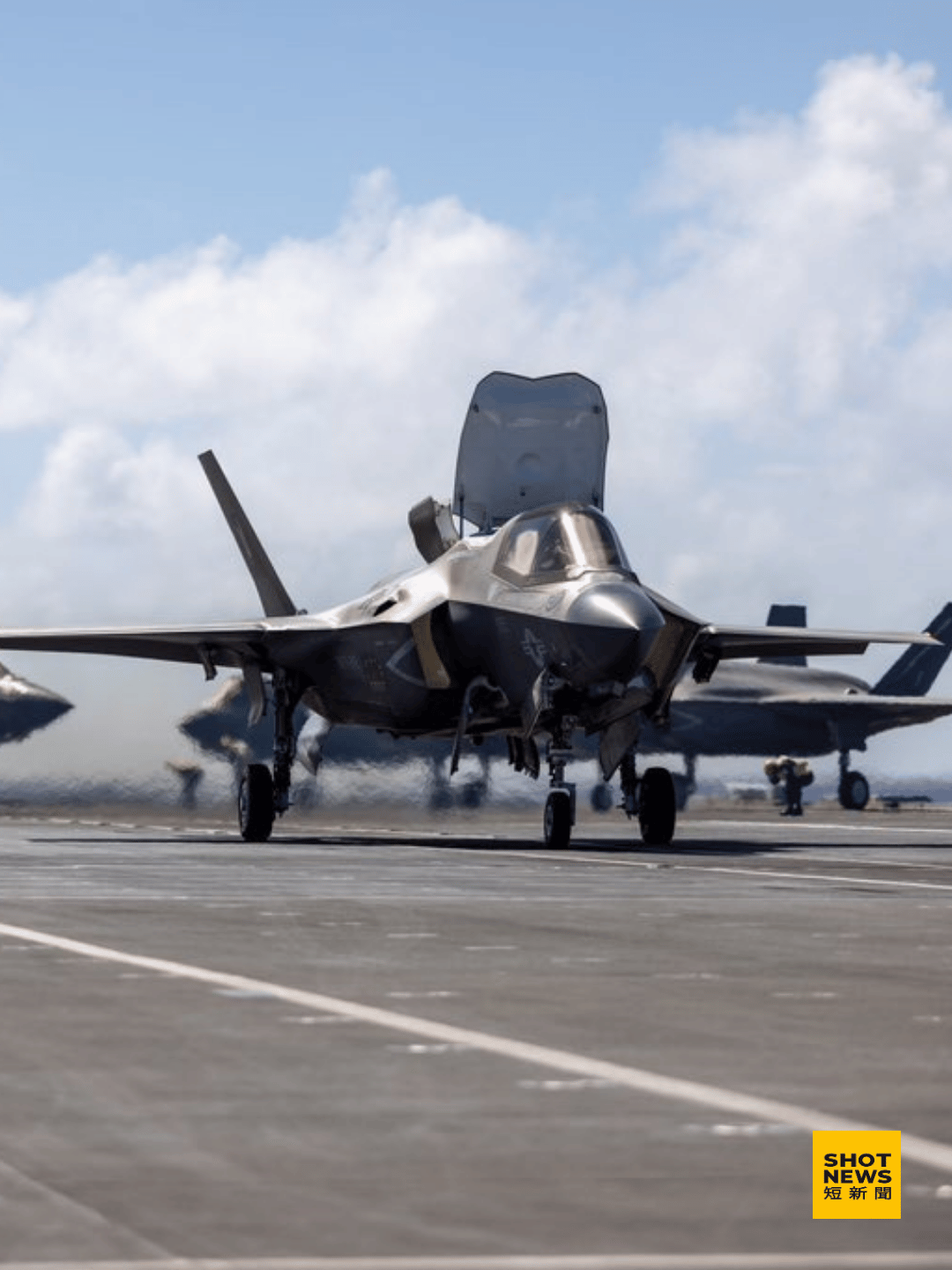 F-35B於出雲號甲板等待起飛。(日本海上自衛隊)
