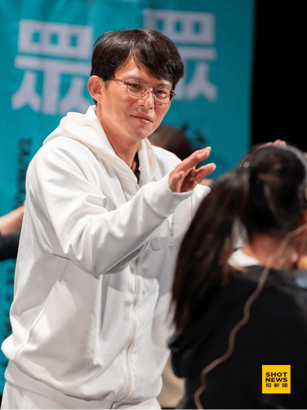 黃國昌養狗仔監控政敵 疑有港資引國安危機