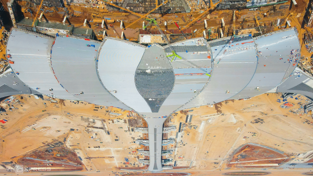 隆城機場迎首批航班 越南樞紐建設邁新階段