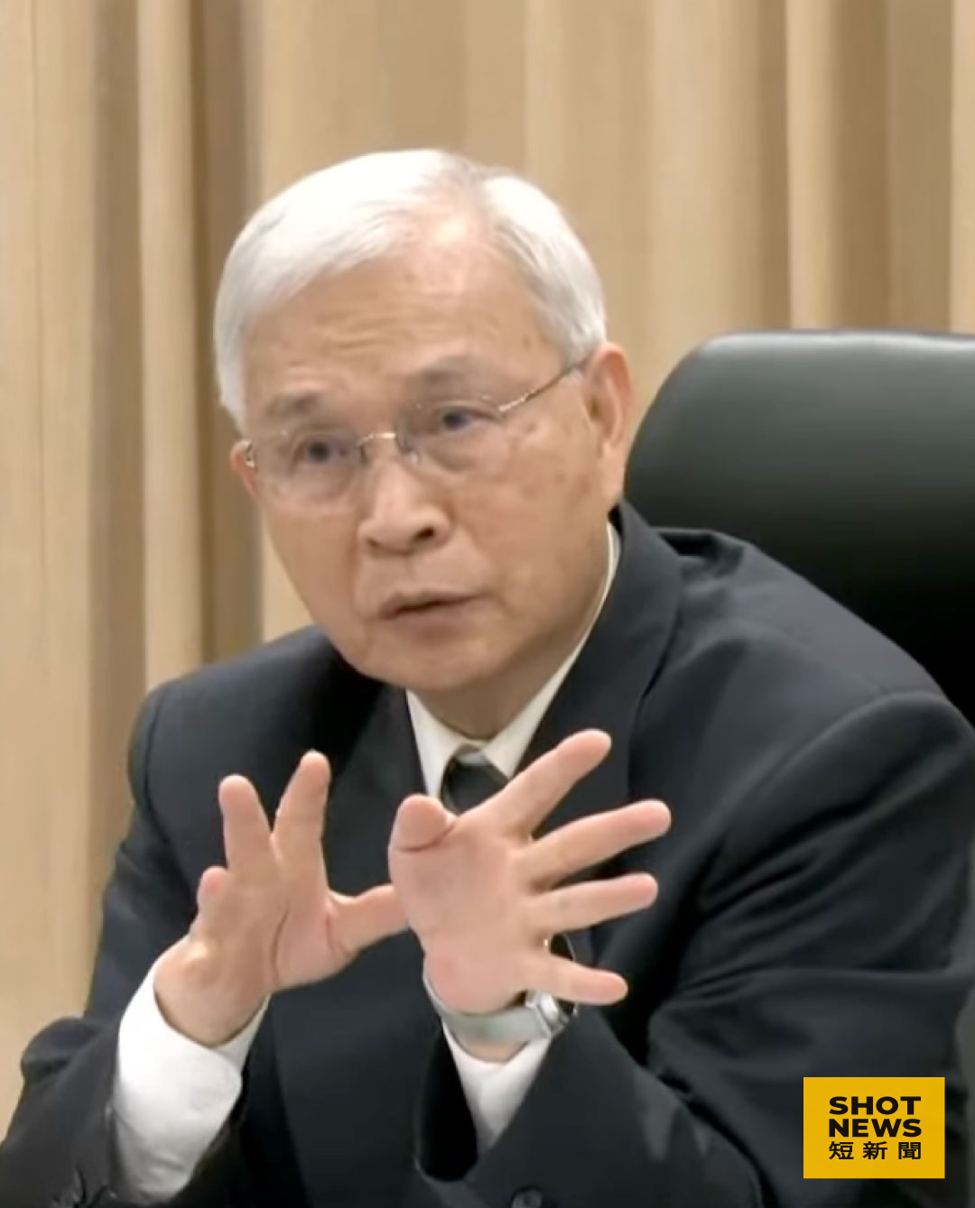 新台幣匯率連升楊金龍親上火線說明 籲市場評論人員勿過度臆測影響匯市（圖：央行直播截圖）